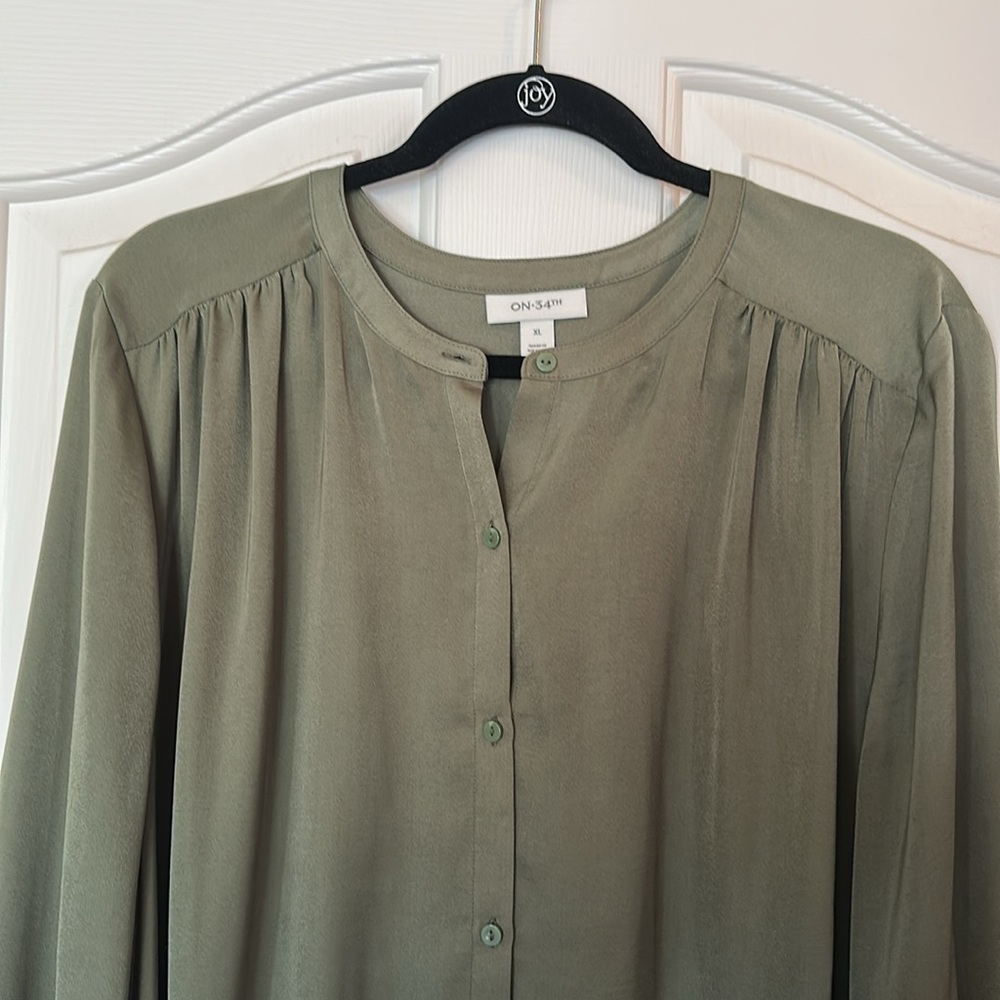 Polyester Blouse - Picture 6 of 6